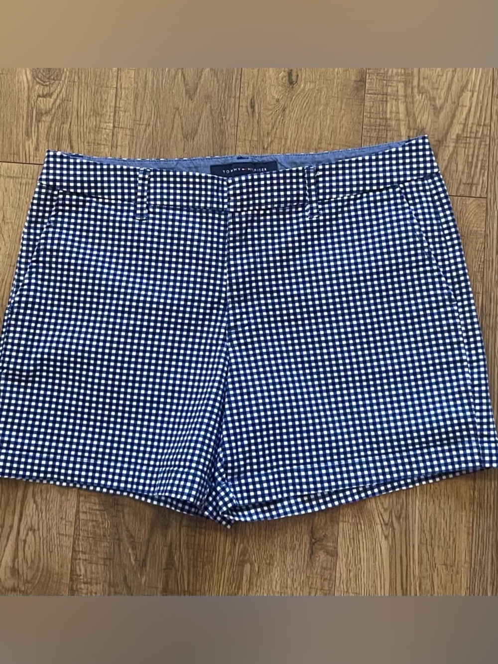 Tommy Hilfiger Navy and White Gingham Women's Shorts Sz 8 EUC